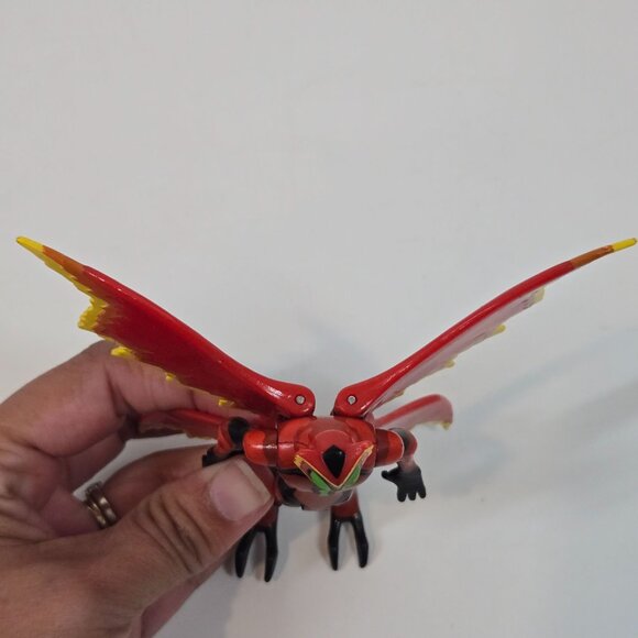 Bandai Ben 10 Red Ultimate Big Chill Action Figure Moving Wings Ultimate Alien - Picture 8 of 9
